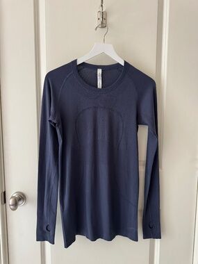 Lululemon Swiftly Tech Long-Sleeve Shirt Hip Length - Size 8 - Blue